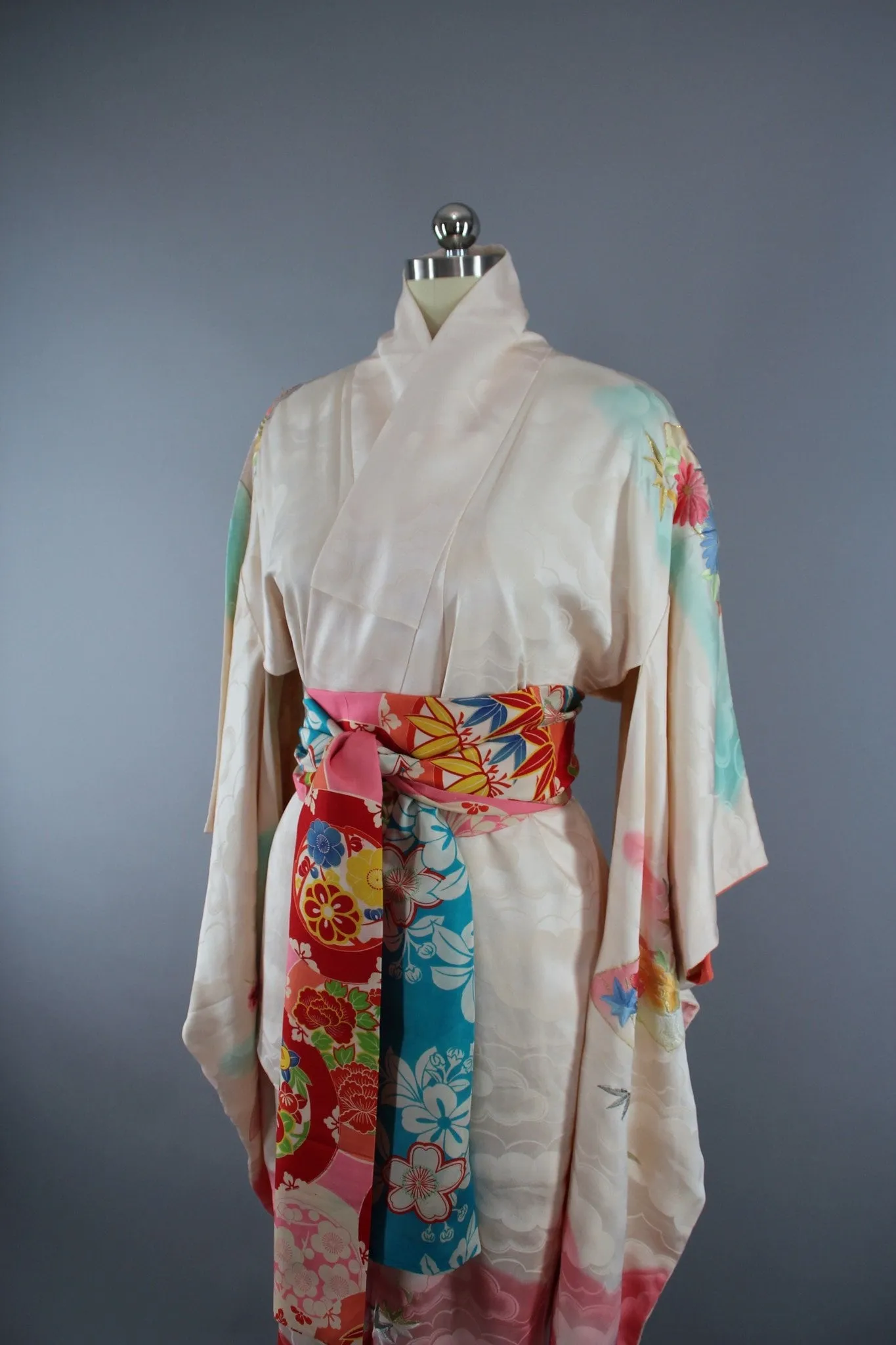1960s Vintage Silk Kimono Robe Furisode in White Ombre Pink Clouds with Floral Embroidery