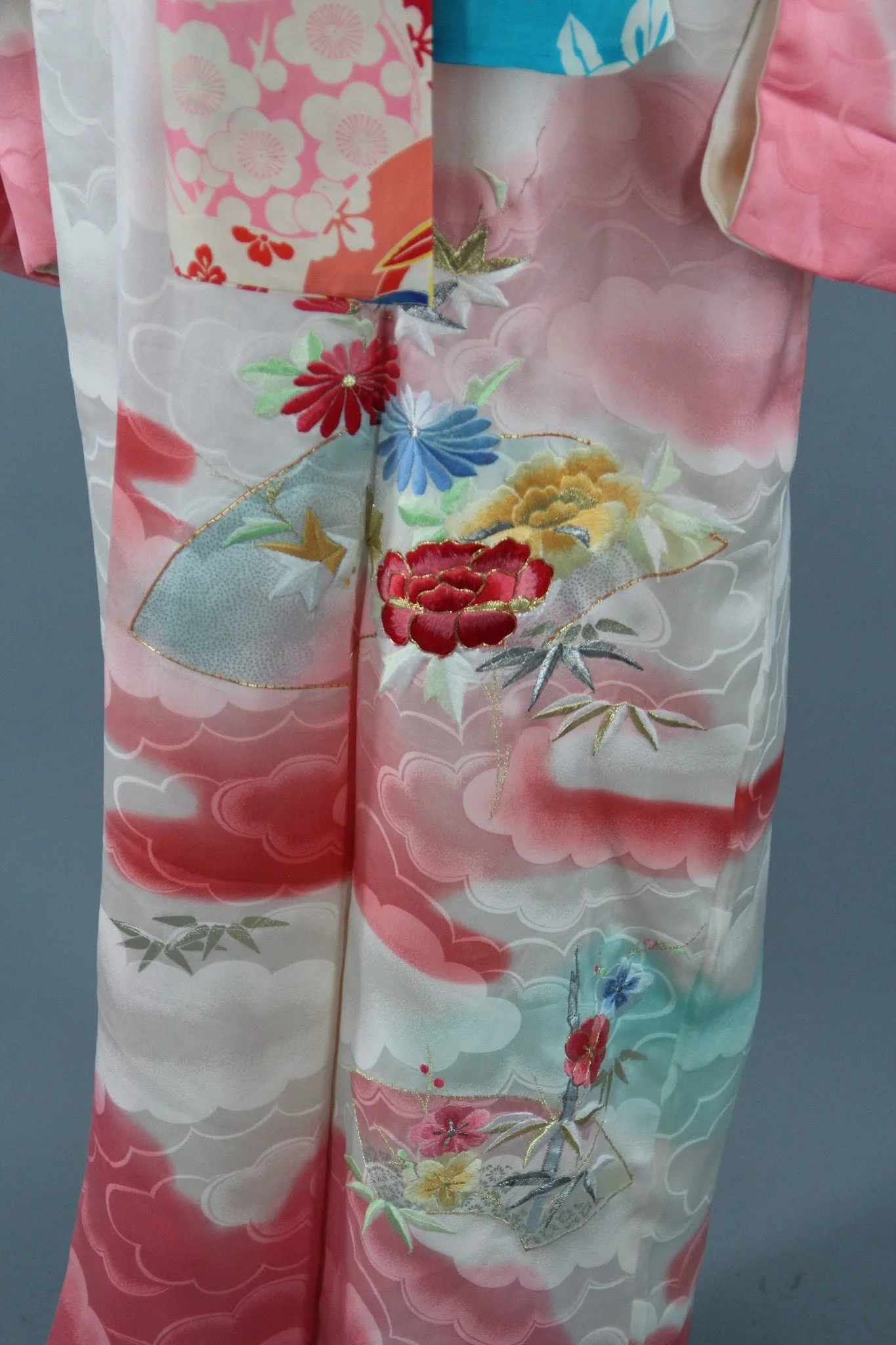 1960s Vintage Silk Kimono Robe Furisode in White Ombre Pink Clouds with Floral Embroidery