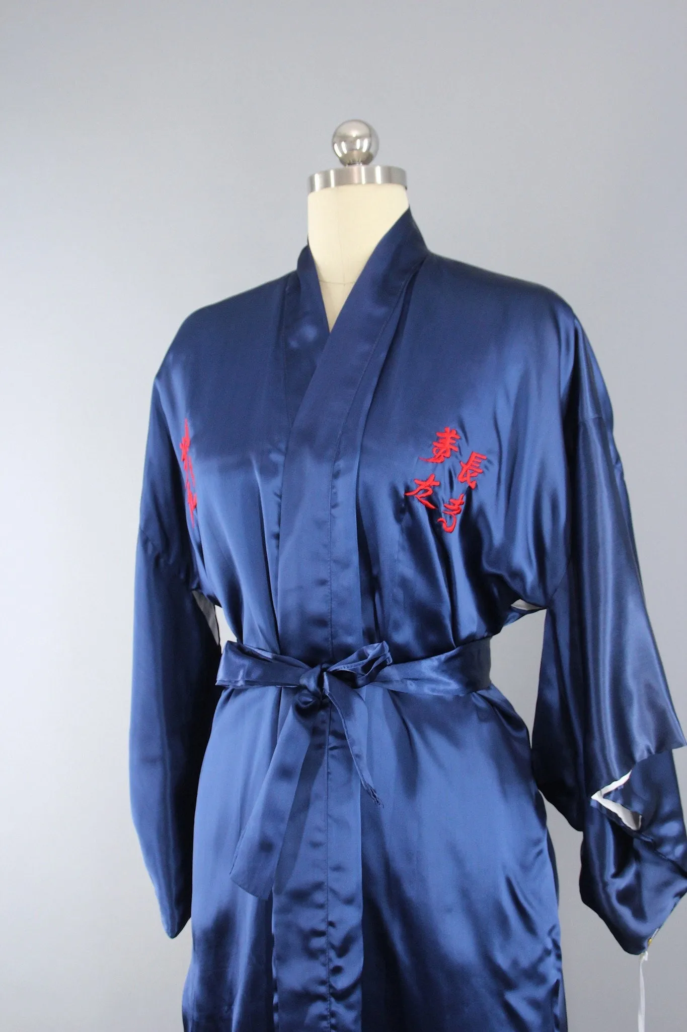 1970s Vintage Satin Kimono Robe with Embroidered Asian Crane Birds