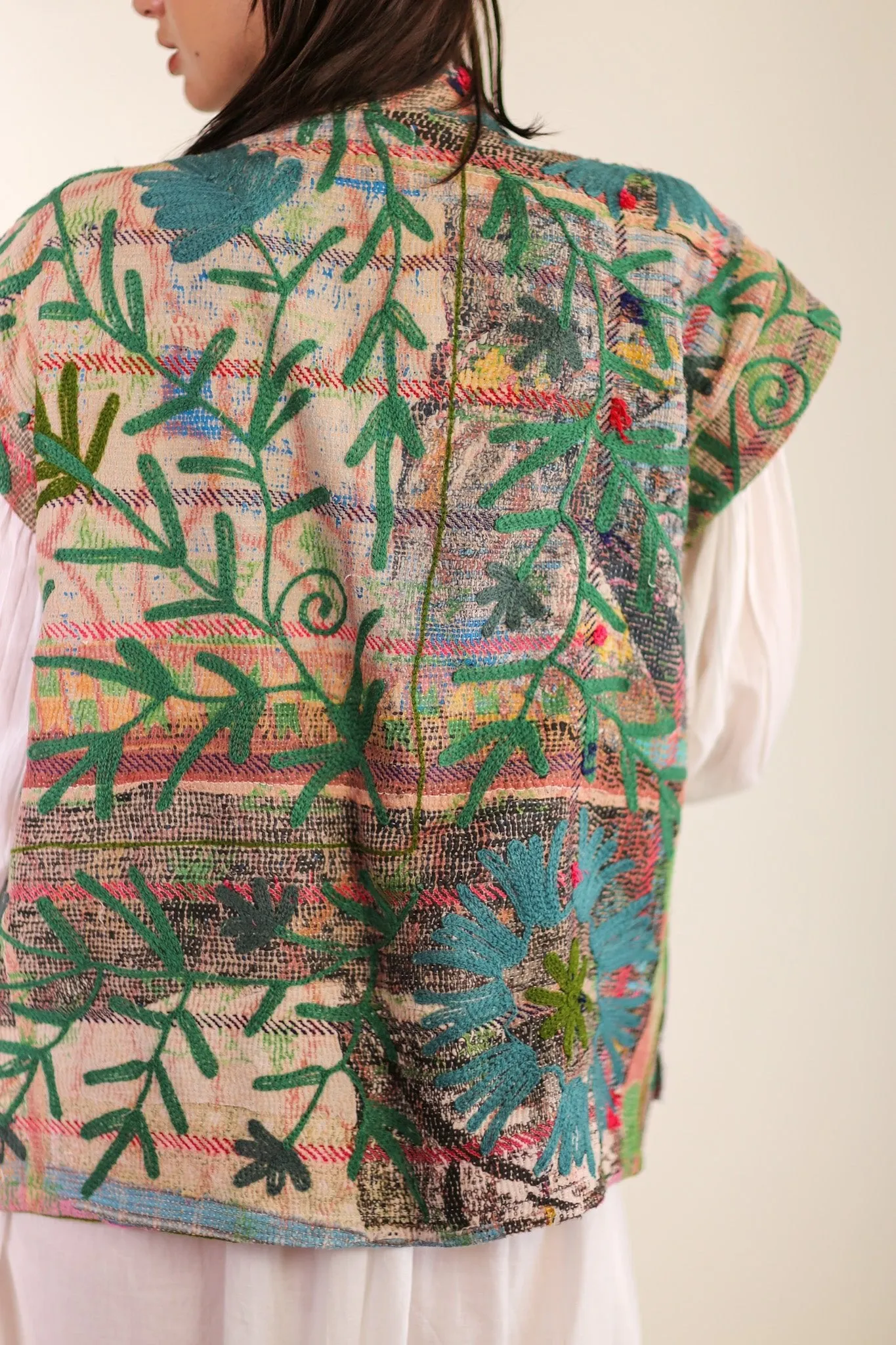 EMBROIDERED COTTON VEST WINU