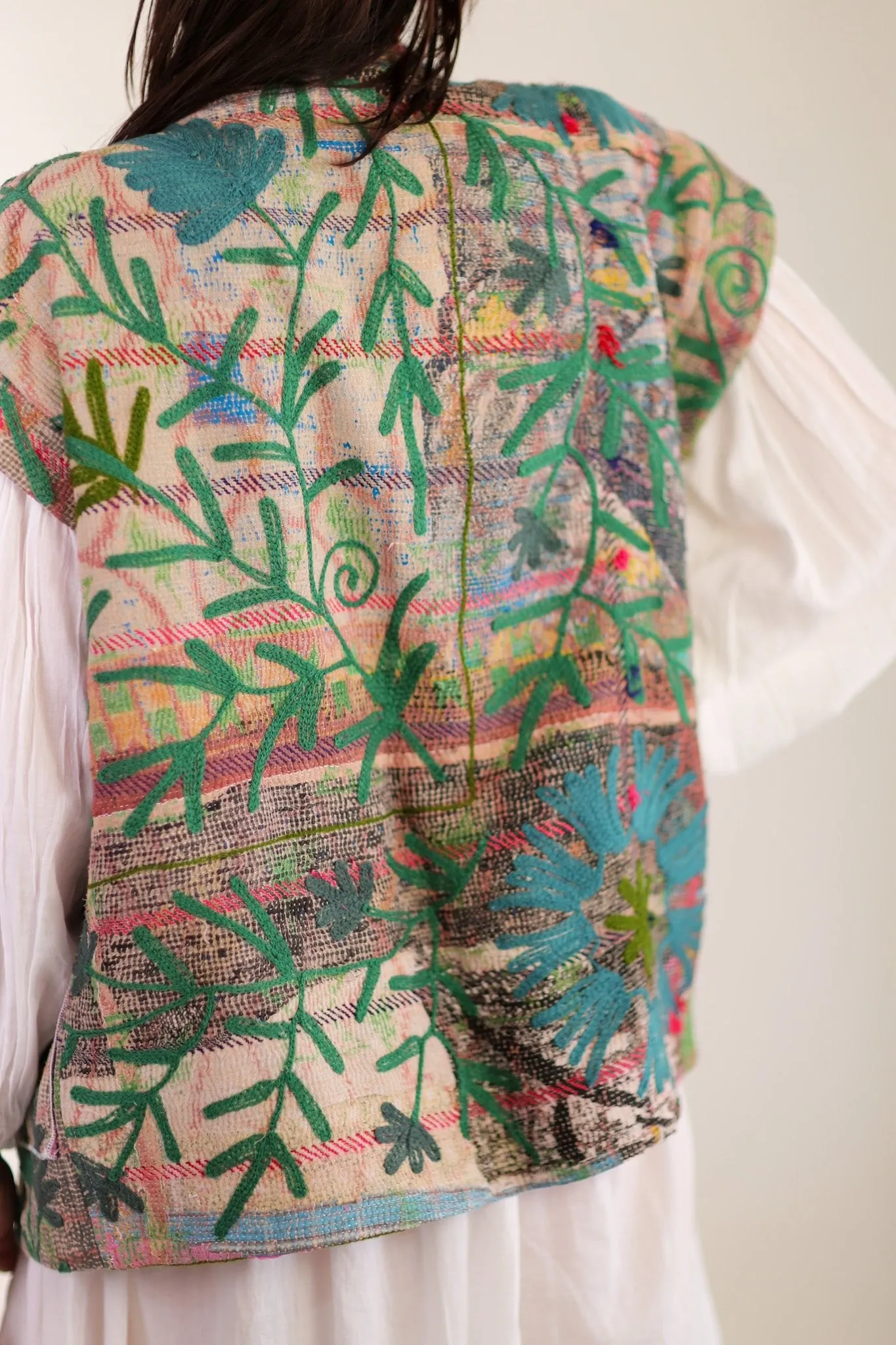 EMBROIDERED COTTON VEST WINU