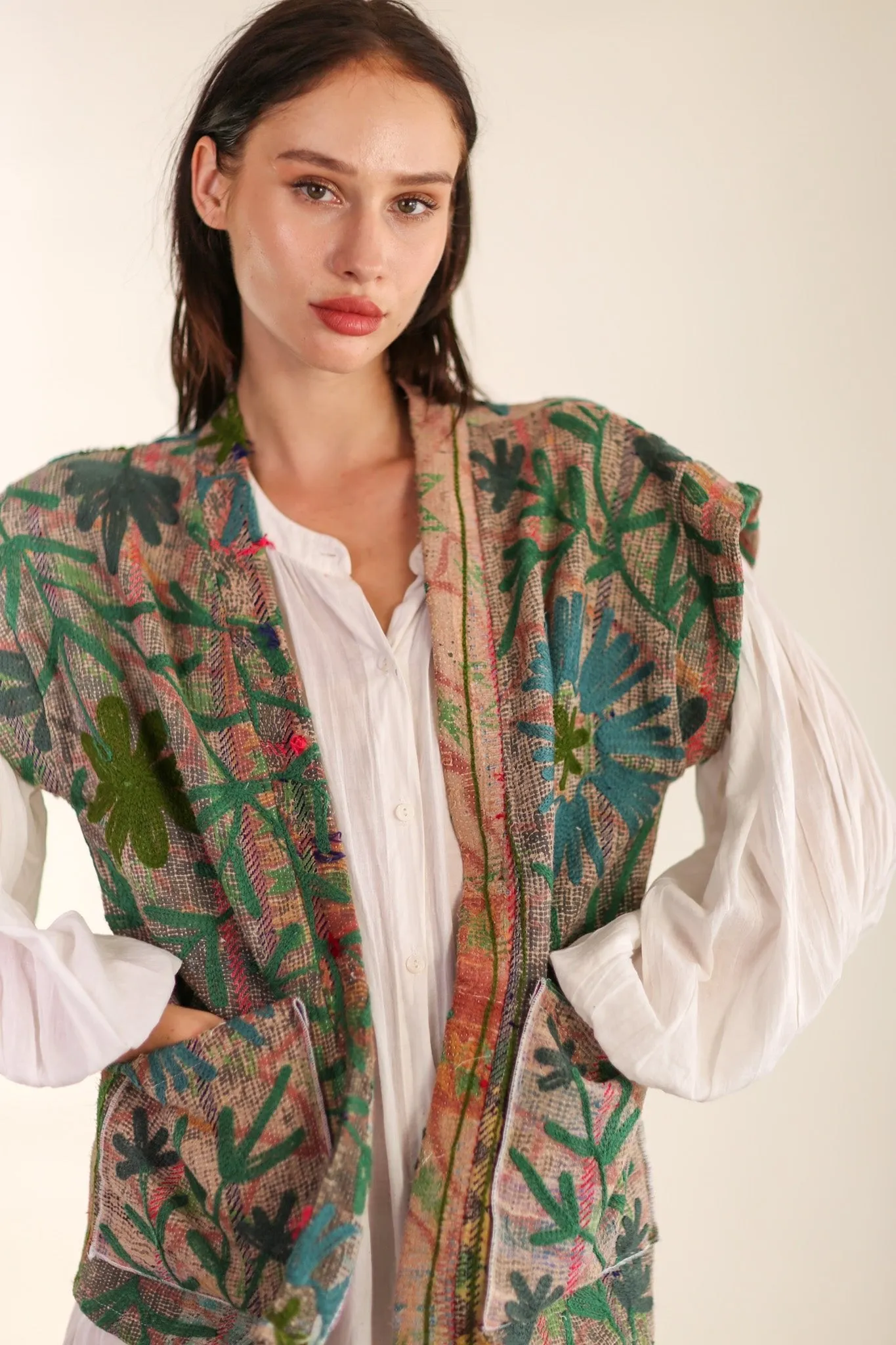 EMBROIDERED COTTON VEST WINU
