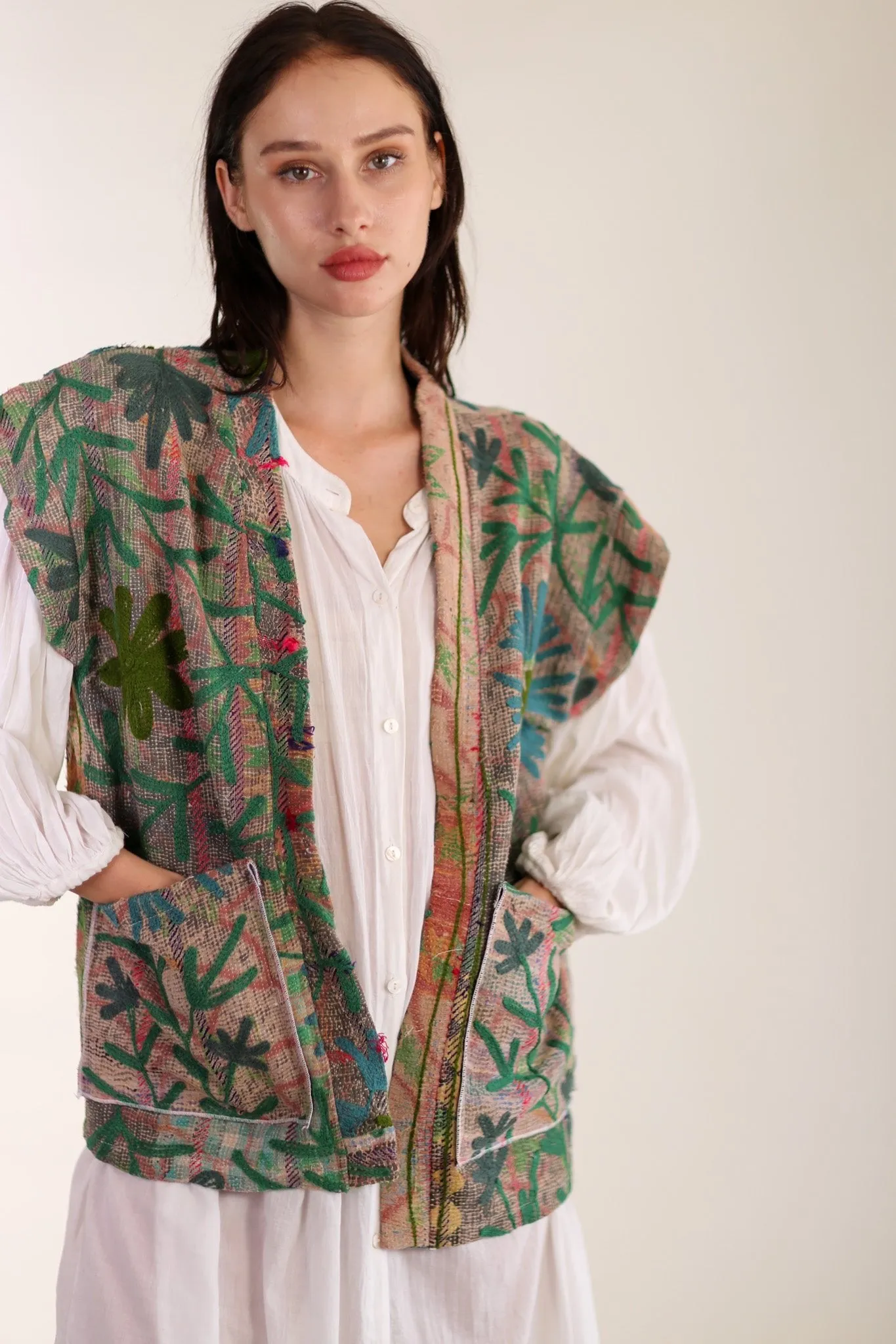 EMBROIDERED COTTON VEST WINU