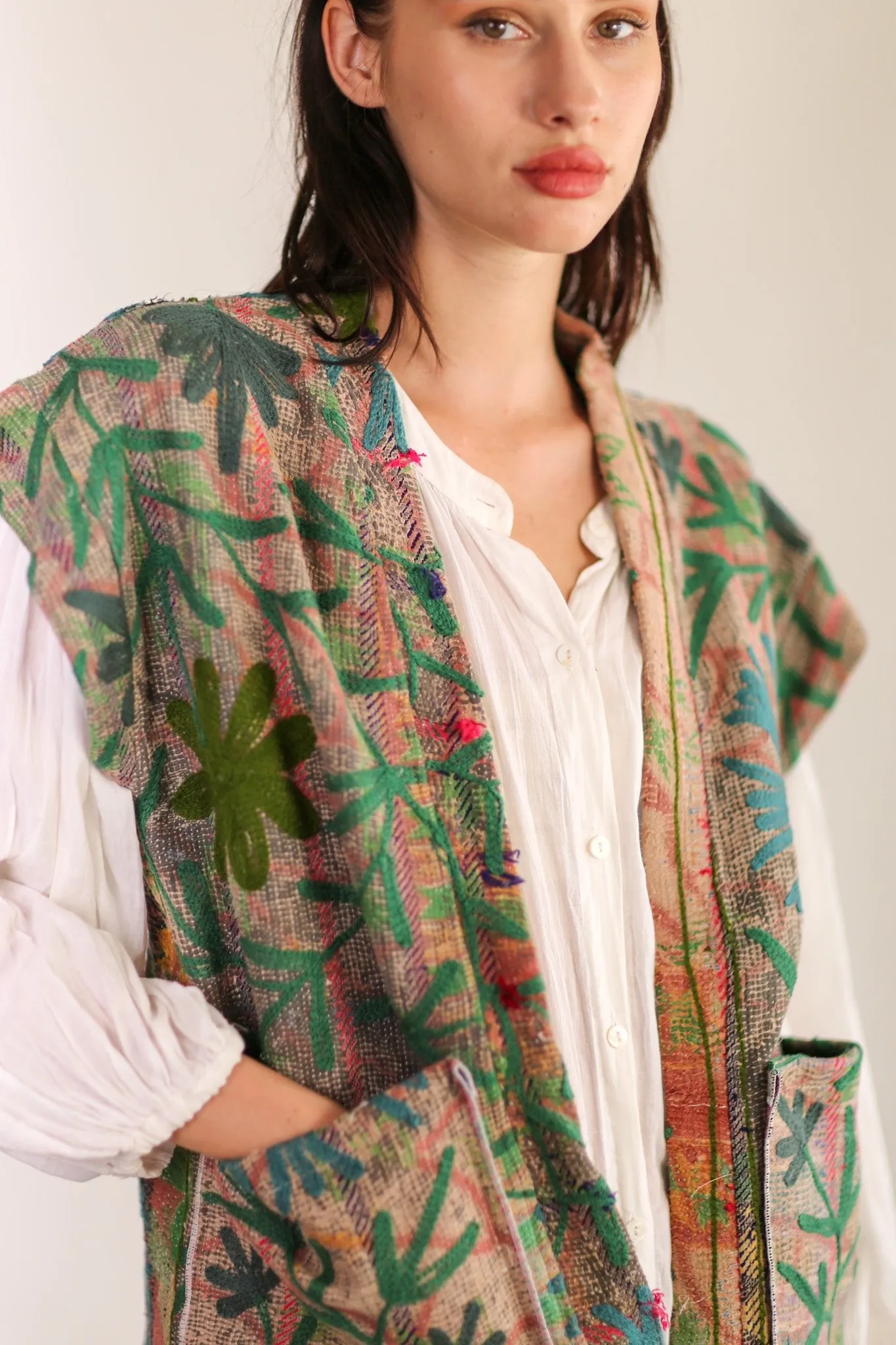 EMBROIDERED COTTON VEST WINU