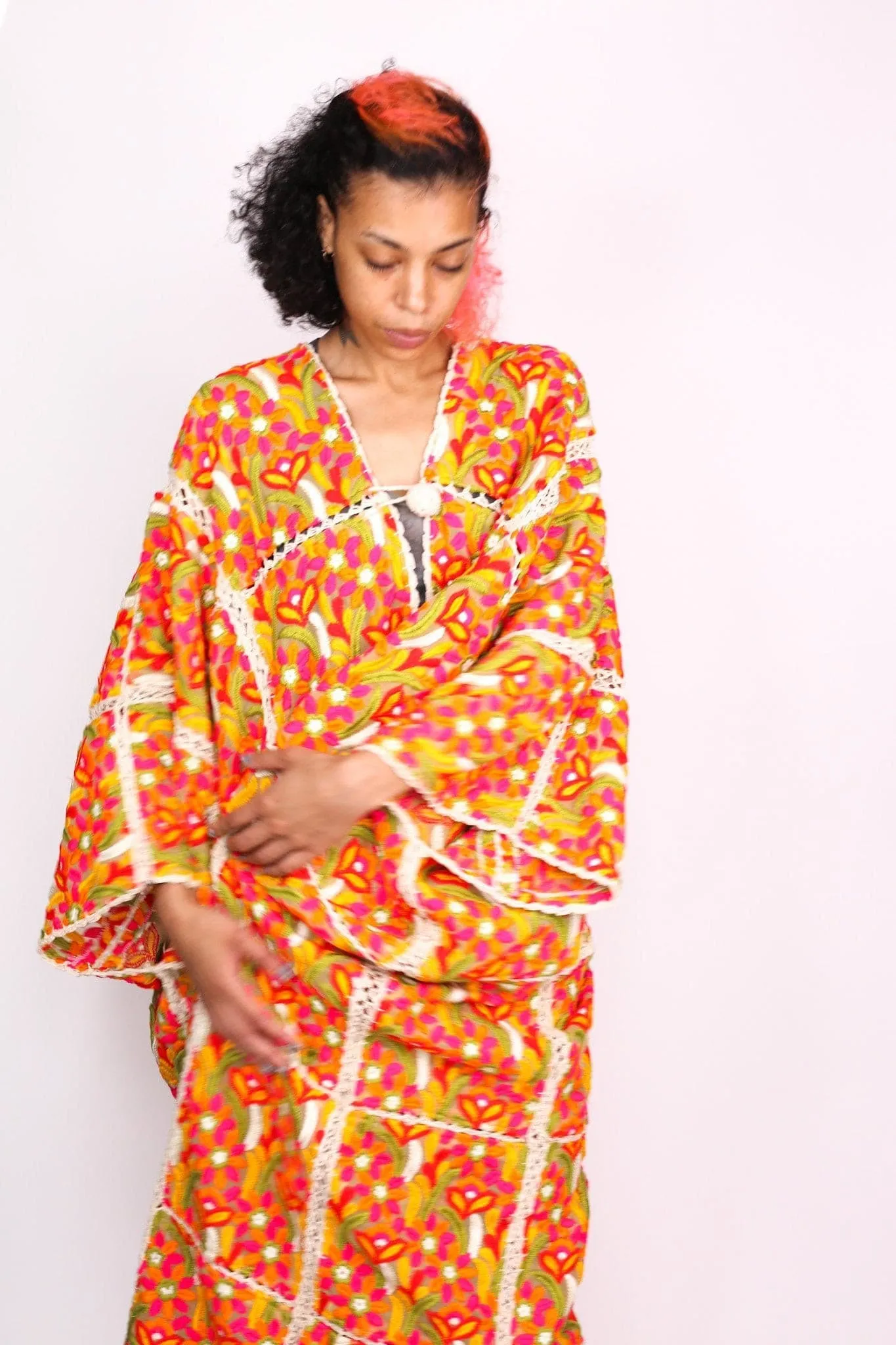 EMBROIDERED KIMONO RUTACAE